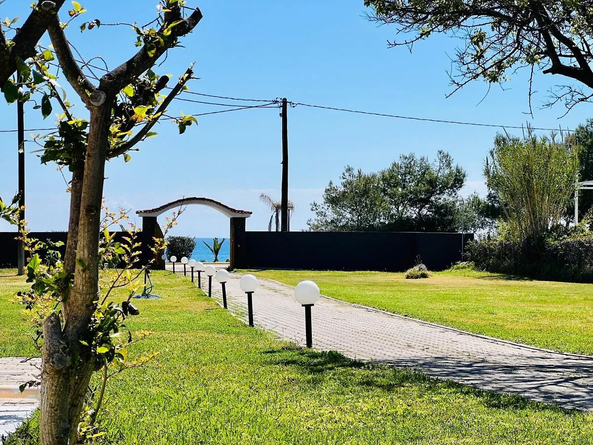 Gazonia Family Estate Hotel Skala  Guest house Skala (Kefalonia)